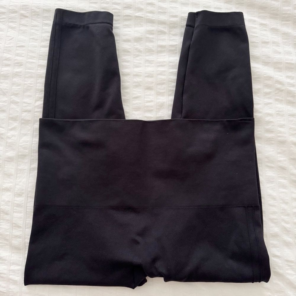 SPANX Cropped Look at Me Now Seamless Leggings - Size XL
